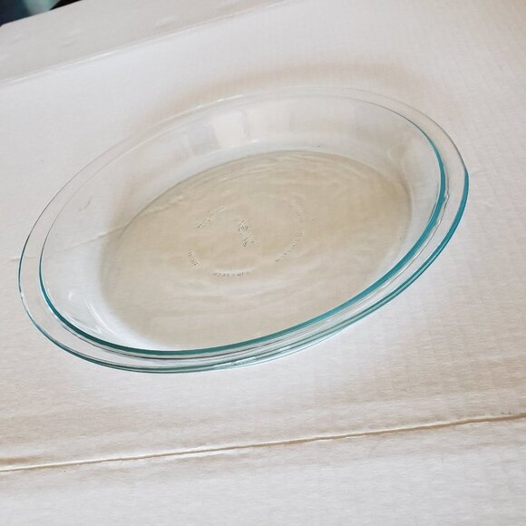 Pyrex #209 Pie Pan set glass 9" set of 2 - Picture 3 of 9